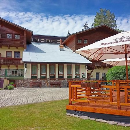 Rodinny "Hotel U Mustku" Desná エクステリア 写真