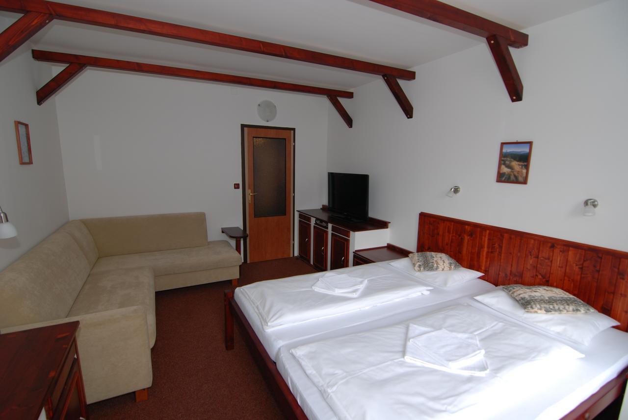 Rodinny "Hotel U Mustku" Desná エクステリア 写真