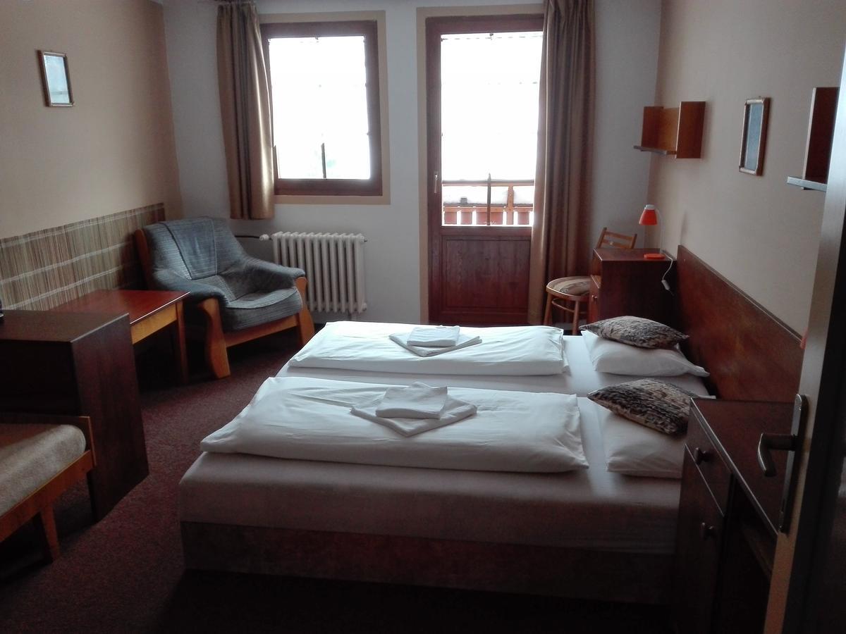 Rodinny "Hotel U Mustku" Desná エクステリア 写真