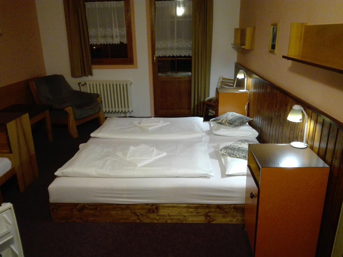 Rodinny "Hotel U Mustku" Desná エクステリア 写真